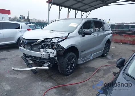 2024 Toyota Sienna Xse z USA, uszkodzony, nr VIN 5TDDRKEC1RS188513